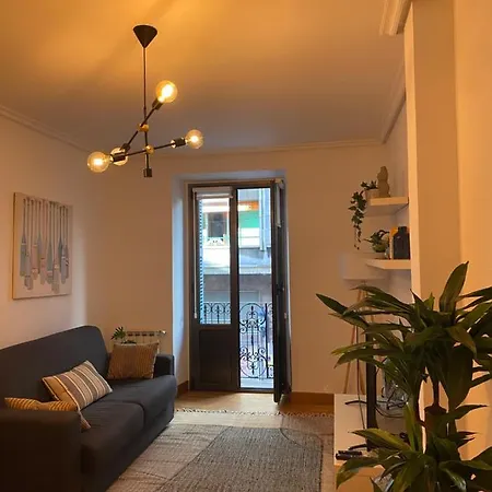 Amplio Y A Pie De Playa La Concha * San Sebastián