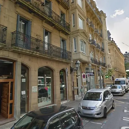 Apartamento Amplio Y A Pie De Playa La Concha San Sebastián