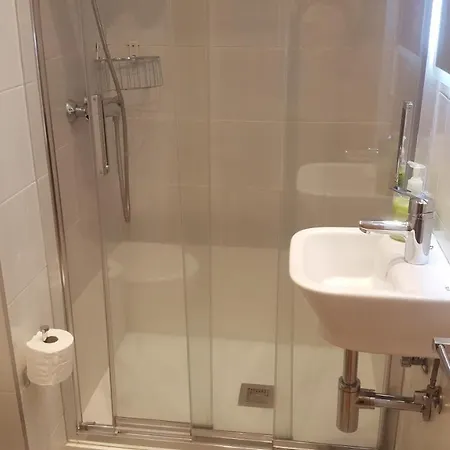 Amplio Y A Pie De Playa La Concha San Sebastián