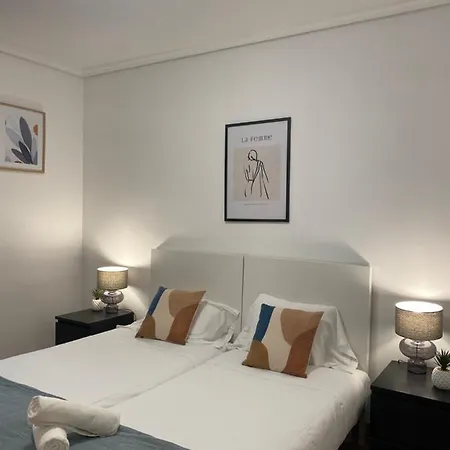 Apartamento Amplio Y A Pie De Playa La Concha San Sebastián